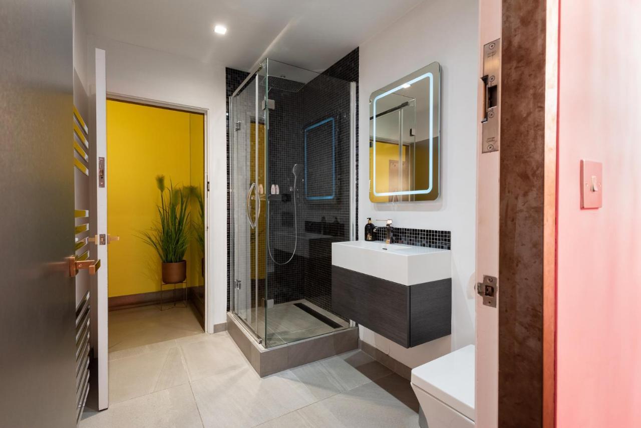 Amazingly Luxurious Loft Apartment, Soho - 3 Bedrooms, 2 Bath & Office London Exterior foto