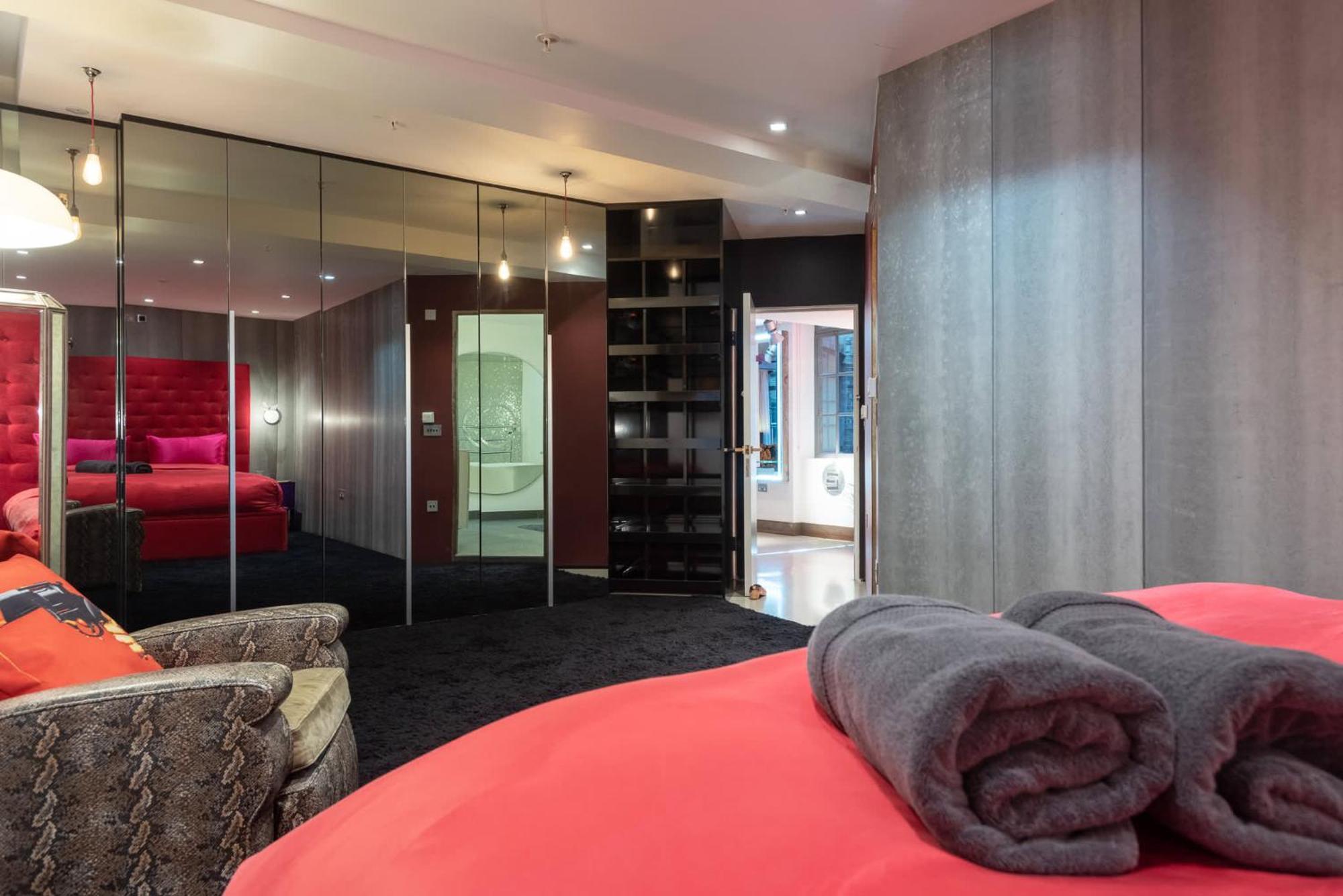 Amazingly Luxurious Loft Apartment, Soho - 3 Bedrooms, 2 Bath & Office London Exterior foto