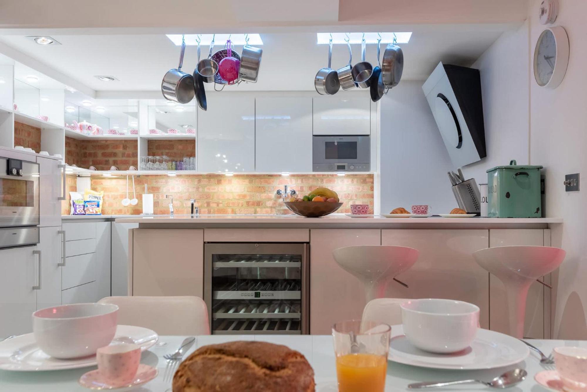 Amazingly Luxurious Loft Apartment, Soho - 3 Bedrooms, 2 Bath & Office London Exterior foto