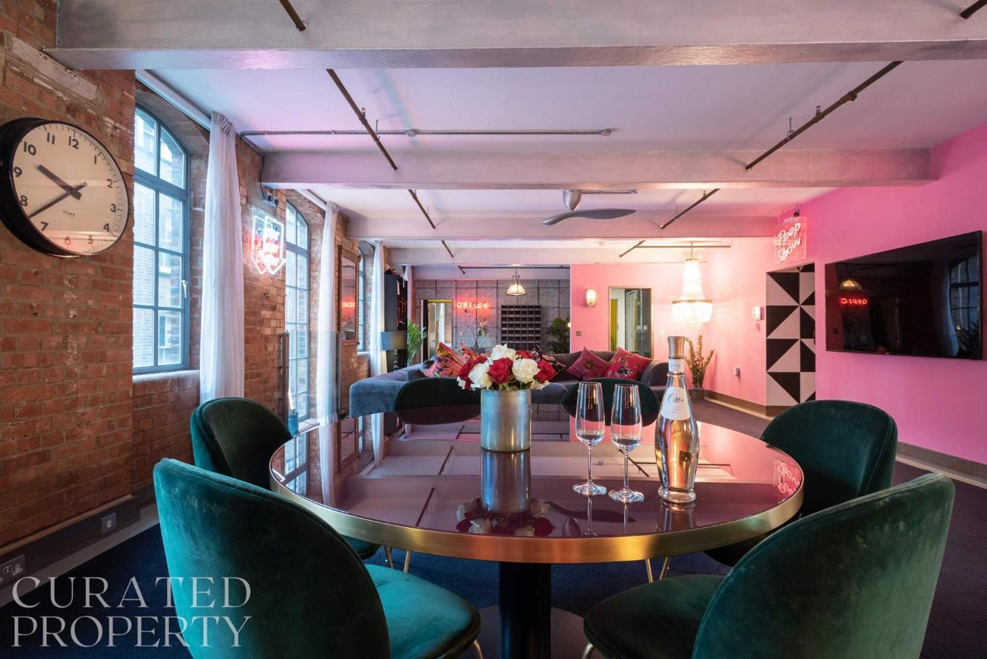 Amazingly Luxurious Loft Apartment, Soho - 3 Bedrooms, 2 Bath & Office London Exterior foto